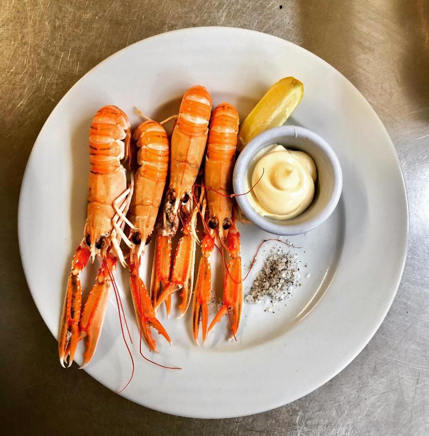 The Gordon Arms Restaurant With Rooms Yarrow 外观 照片
